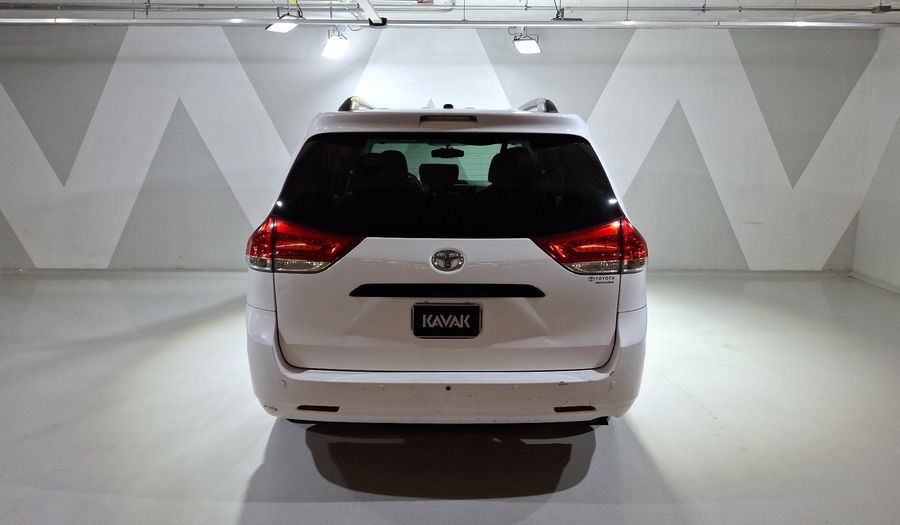 Toyota Sienna 3.5 CE AT Minivan 2012