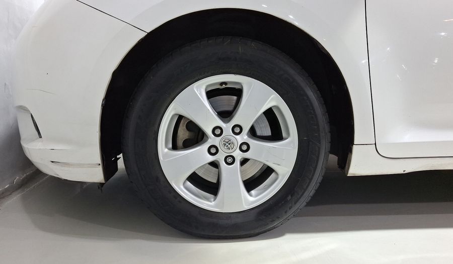 Toyota Sienna 3.5 CE AT Minivan 2012