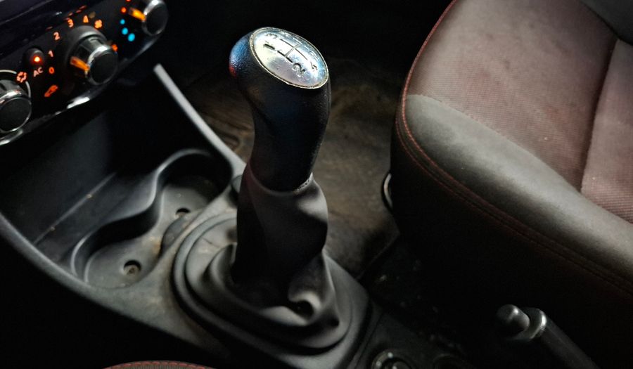 Renault Sandero Stepway 1.6 STEPWAY PRIVILEGE NAV Hatchback 2013