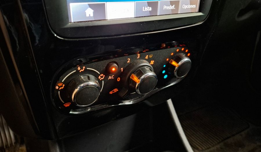 Renault Sandero Stepway 1.6 STEPWAY PRIVILEGE NAV Hatchback 2013