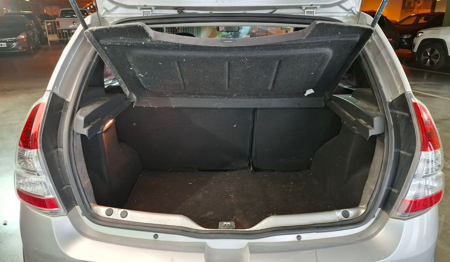 Renault Sandero Stepway 1.6 STEPWAY PRIVILEGE NAV Hatchback 2013