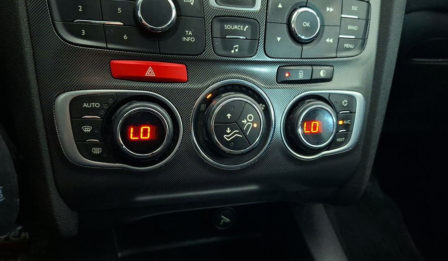 Citroen C4 1.6 120 HP SEDUCTION Hatchback 2012