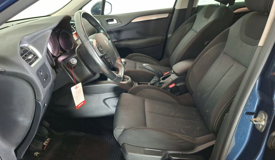 Citroen C4 1.6 120 HP SEDUCTION Hatchback 2012