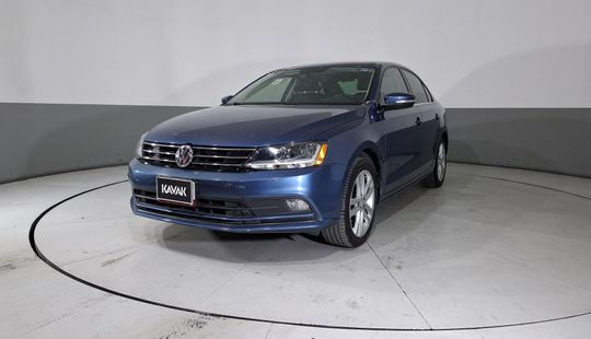Volkswagen • Jetta