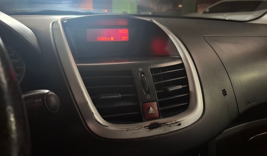 Peugeot 207 COMPACT XT 1.6 Sedan 2009