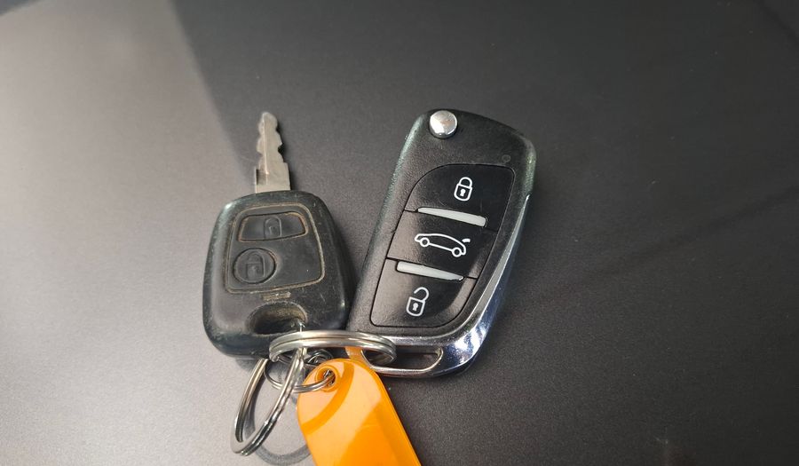 Peugeot 207 COMPACT XT 1.6 Sedan 2009