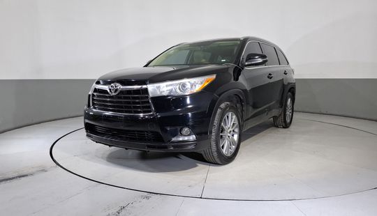 Toyota • Highlander