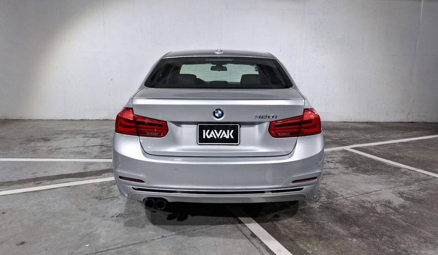 Bmw Serie 3 2.0 320IA SPORT LINE Sedan 2016