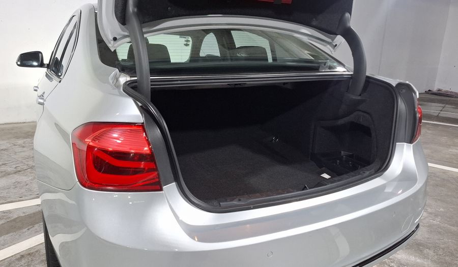 Bmw Serie 3 2.0 320IA SPORT LINE Sedan 2016