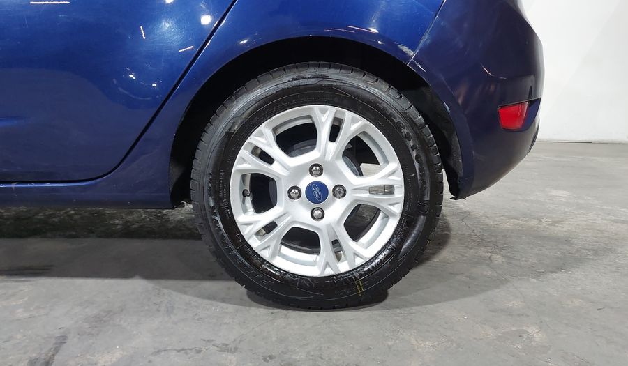 Ford Fiesta 1.6 SE MT Hatchback 2016