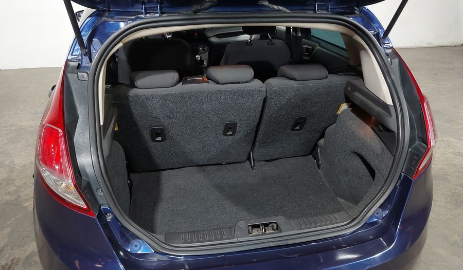 Ford Fiesta 1.6 SE MT Hatchback 2016