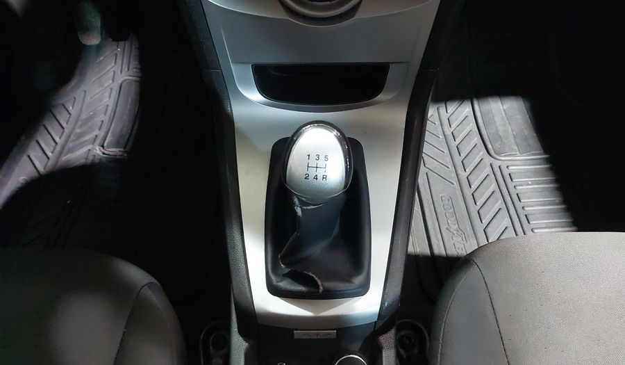 Ford Fiesta 1.6 SE MT Hatchback 2016