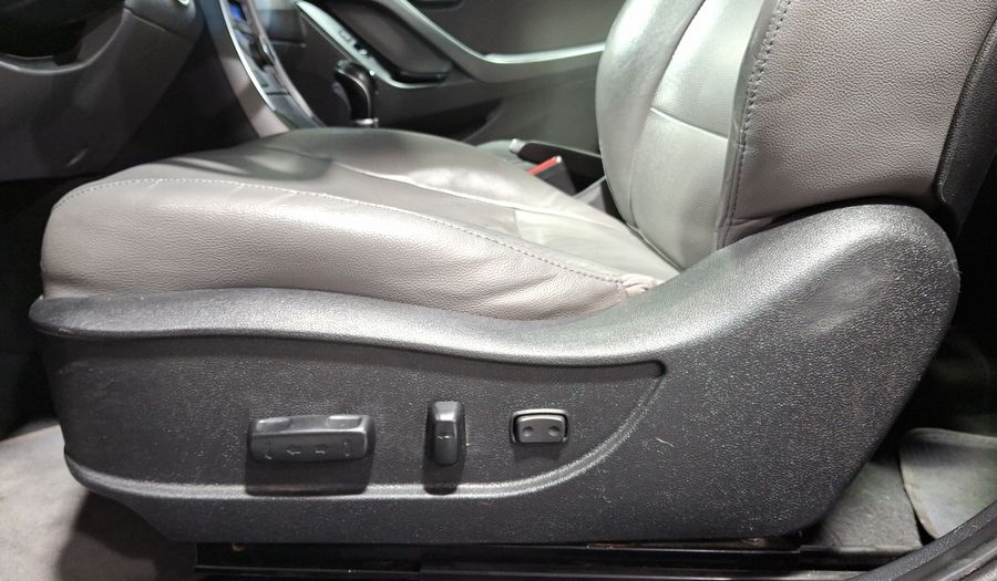 Hyundai Elantra 1.8 LIMITED TECH NAVI AT Sedan 2016