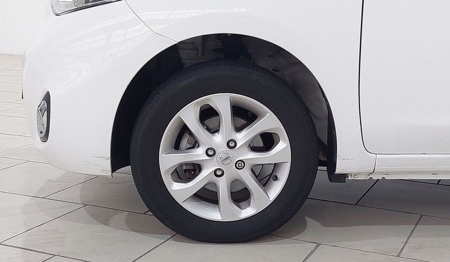 Nissan March 1.0 SV Hatchback 2016