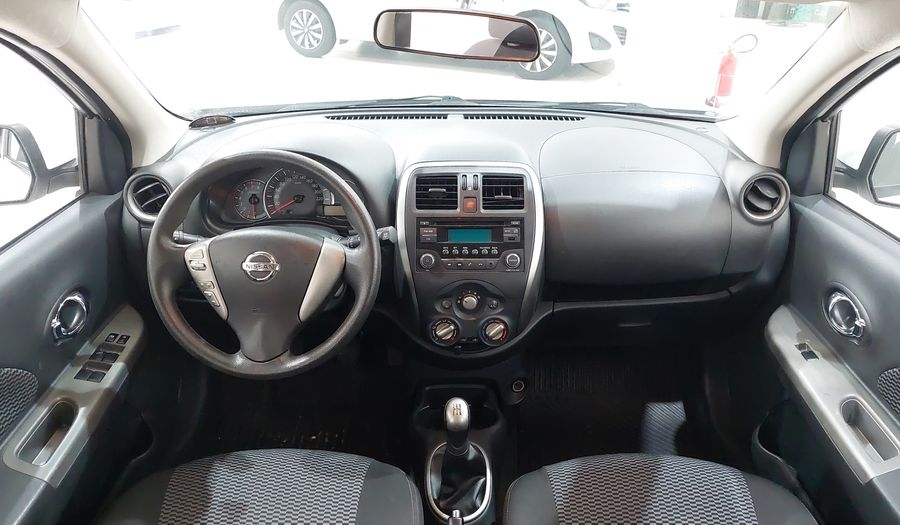 Nissan March 1.0 SV Hatchback 2016