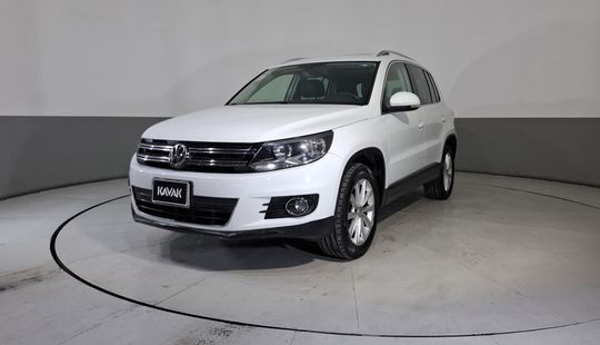 Volkswagen • Tiguan