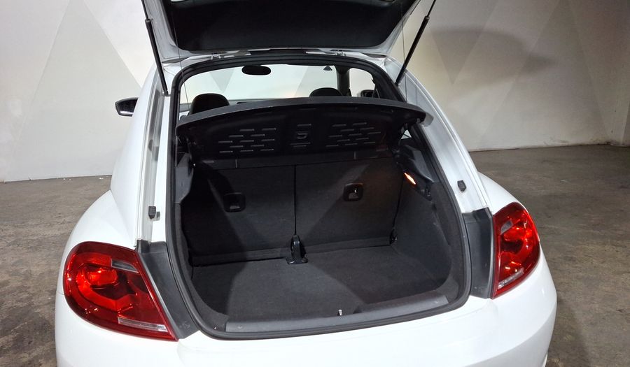 Volkswagen Beetle 2.5 SPORTLINE MT Hatchback 2016