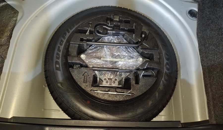 Volkswagen Polo 1.6 STARTLINE AUTO Hatchback 2022