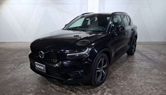 Volvo • XC40