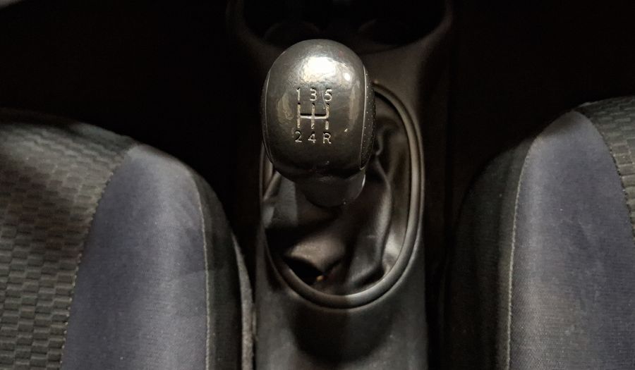 Nissan March 1.6 SENSE MT Hatchback 2012