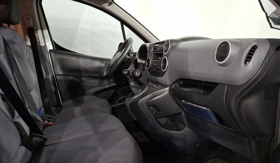 Peugeot Partner 1.6 HDI MAXI DIESEL 5P MT Van 2017