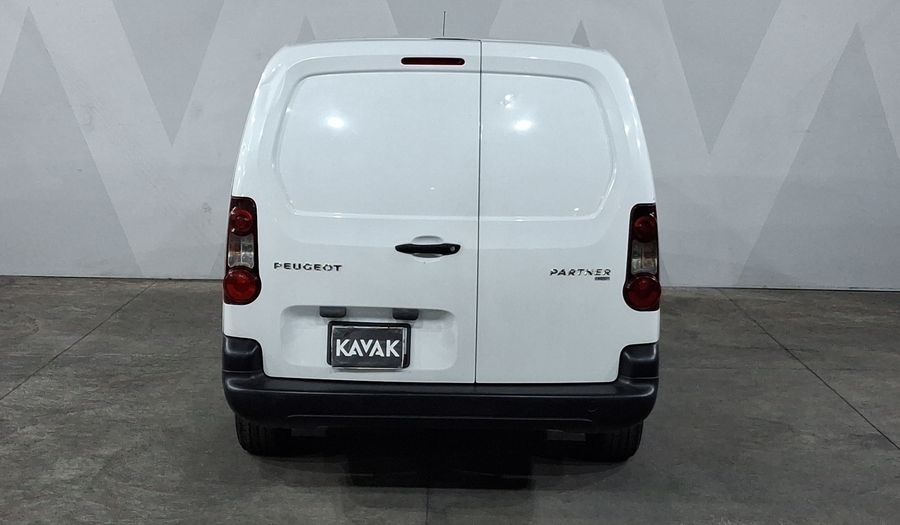 Peugeot Partner 1.6 HDI MAXI DIESEL 5P MT Van 2017