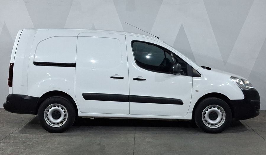 Peugeot Partner 1.6 HDI MAXI DIESEL 5P MT Van 2017