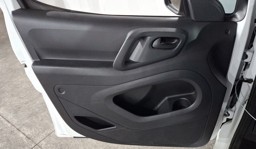 Peugeot Partner 1.6 HDI MAXI DIESEL 5P MT Van 2017