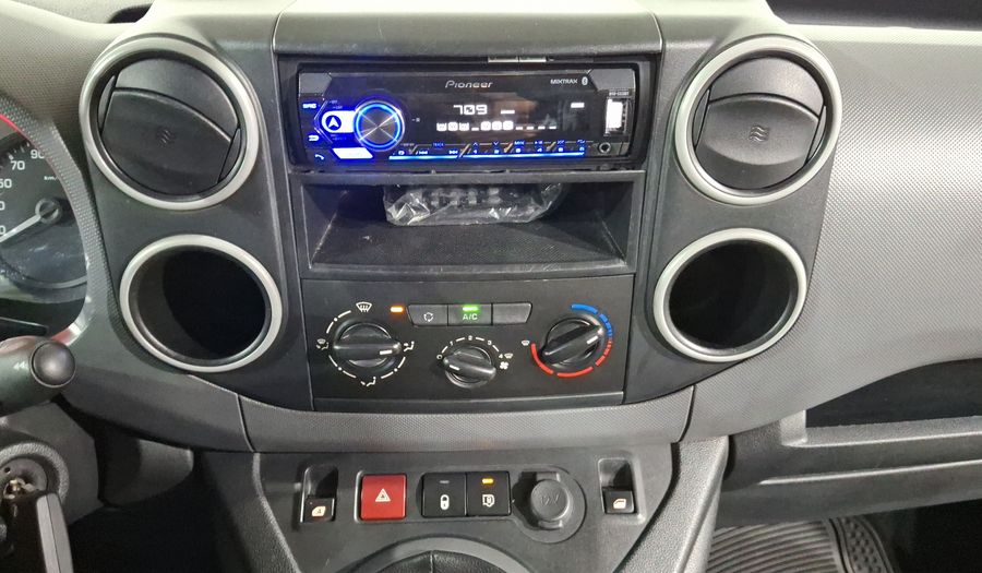 Peugeot Partner 1.6 HDI MAXI DIESEL 5P MT Van 2017