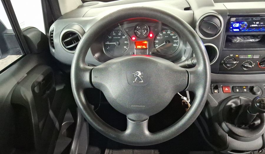 Peugeot Partner 1.6 HDI MAXI DIESEL 5P MT Van 2017