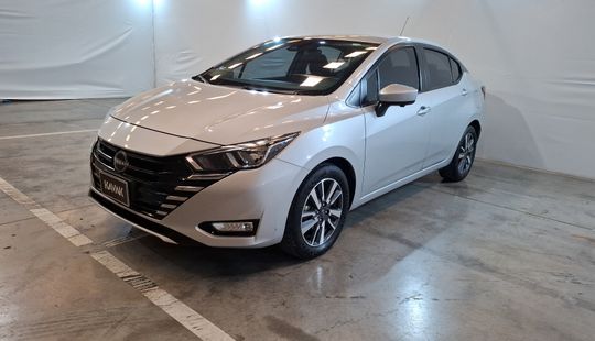 Nissan • Versa