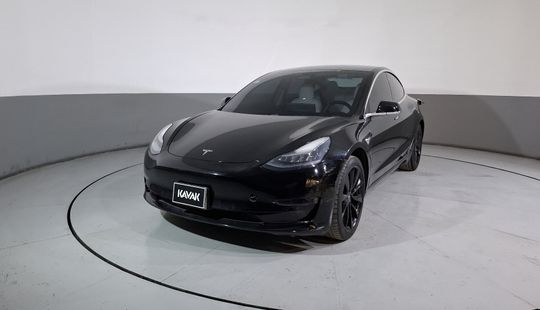 Tesla • Model 3