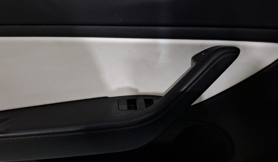 Tesla Model 3 STANDARD RANGE PLUS Sedan 2019