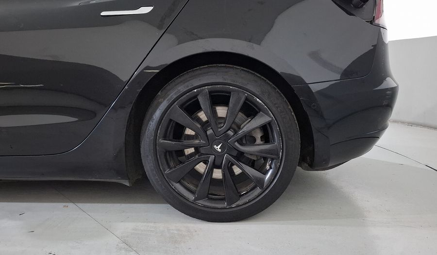 Tesla Model 3 STANDARD RANGE PLUS Sedan 2019
