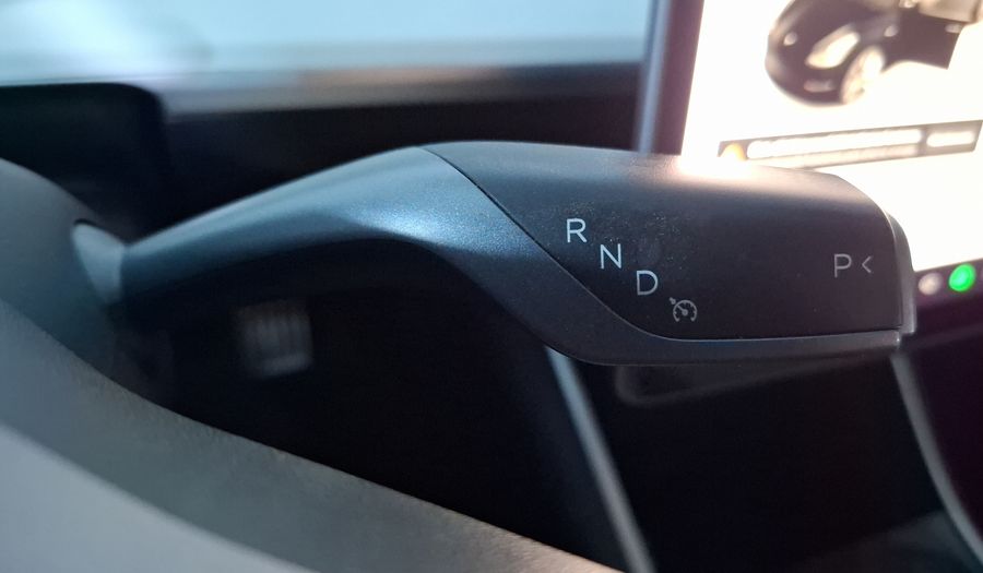 Tesla Model 3 STANDARD RANGE PLUS Sedan 2019