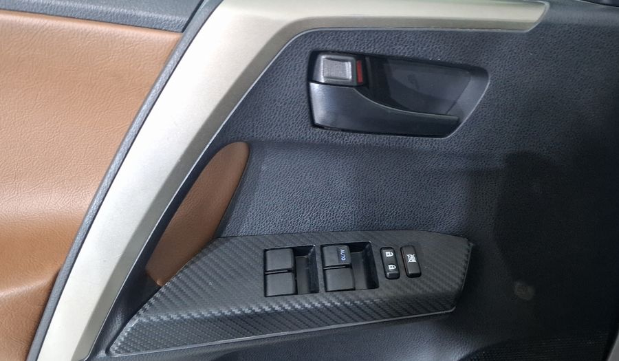 Toyota Rav4 2.5 XLE AT Suv 2013