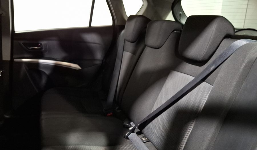 Suzuki S-cross 1.6 GL MT Suv 2015