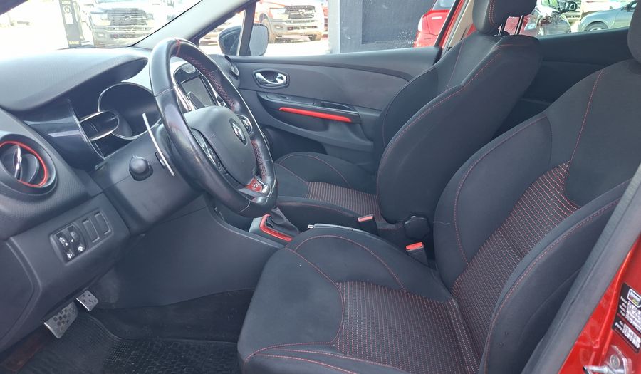 Renault Clio 1.6 RS 200 EDC Hatchback 2015