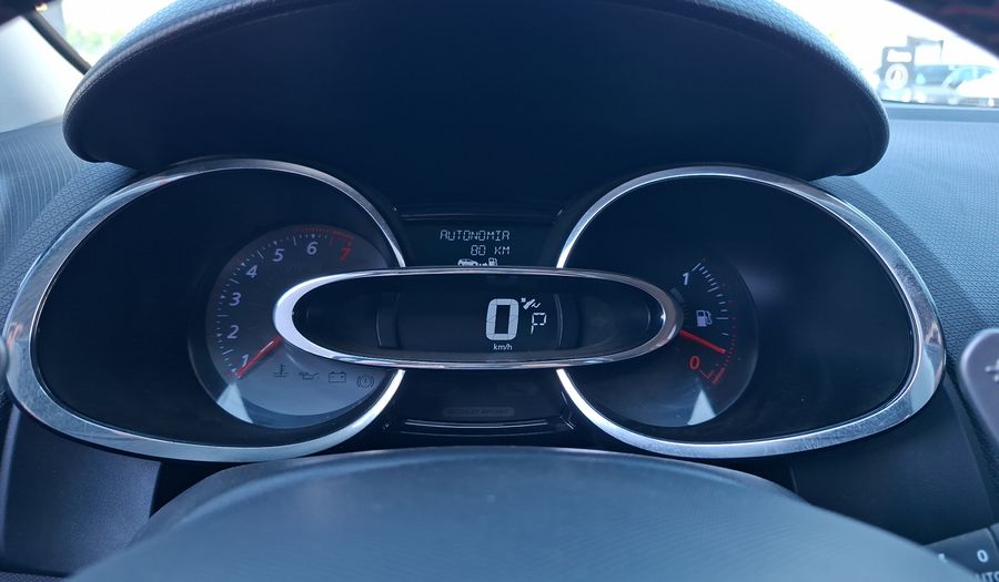 Renault Clio 1.6 RS 200 EDC Hatchback 2015