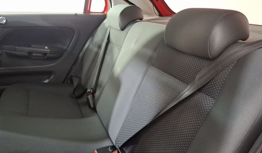 Volkswagen Gol 1.6 CL AC MT Hatchback 2015