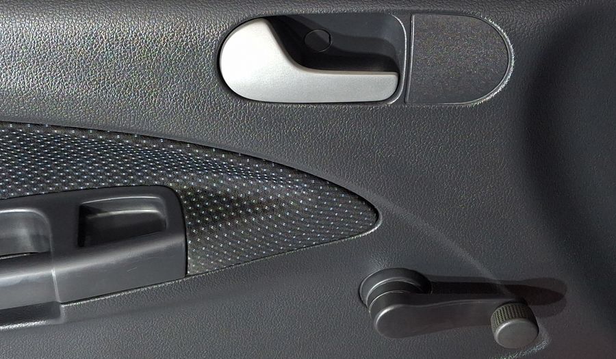 Volkswagen Gol 1.6 CL AC MT Hatchback 2015