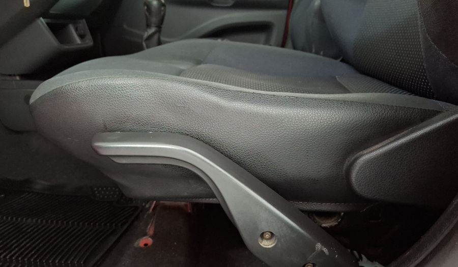 Volkswagen Gol 1.6 CL AC MT Hatchback 2015