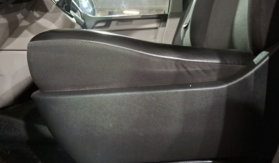 Volkswagen Transporter 2.0 PASAJEROS Van 2018