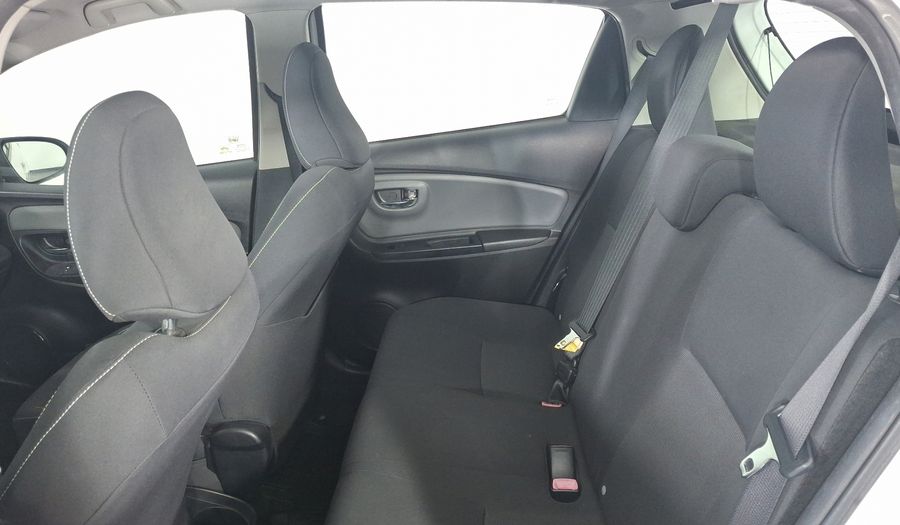 Toyota Yaris 1.5 PREMIUM AT 5PTAS Hatchback 2015