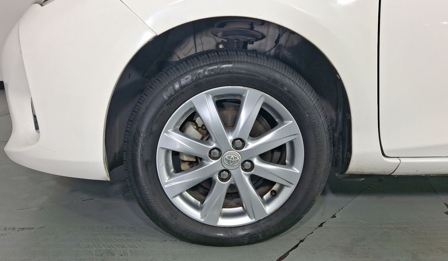 Toyota Yaris 1.5 PREMIUM AT 5PTAS Hatchback 2015