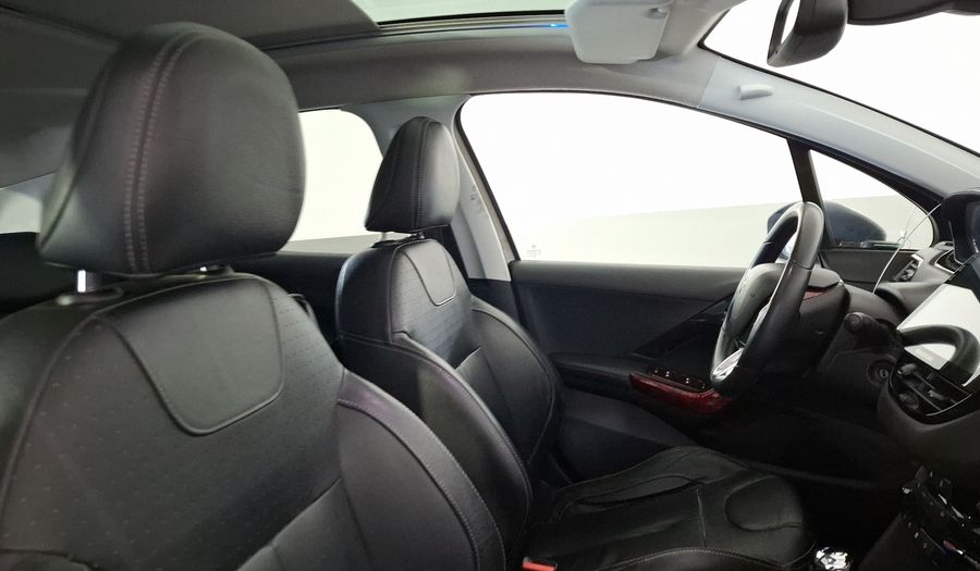 Peugeot 208 1.6 FELINE AT Hatchback 2014