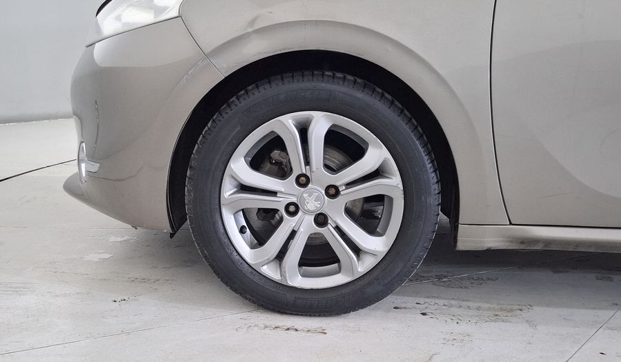 Peugeot 208 1.6 FELINE AT Hatchback 2014