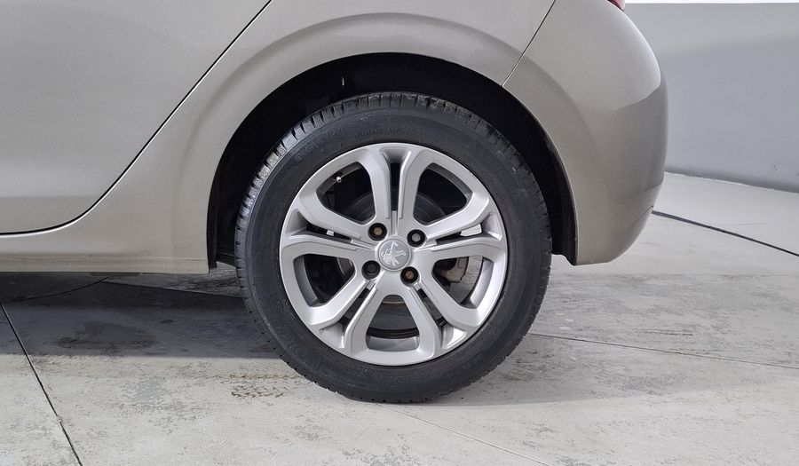 Peugeot 208 1.6 FELINE AT Hatchback 2014