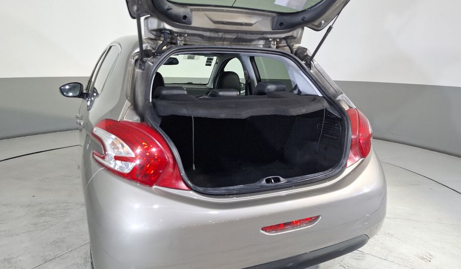 Peugeot 208 1.6 FELINE AT Hatchback 2014