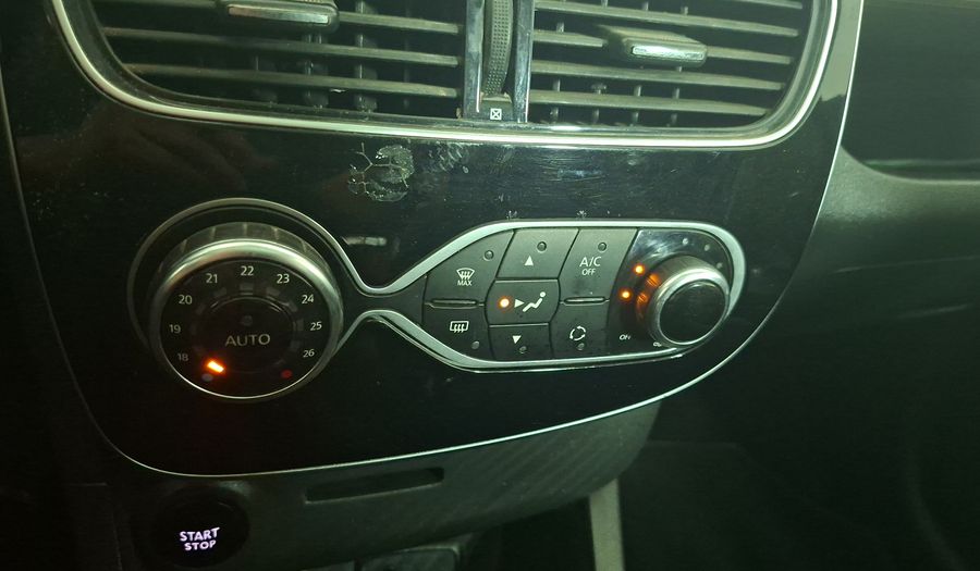 Renault Clio 0.9T DYNAMIQUE RED Hatchback 2018